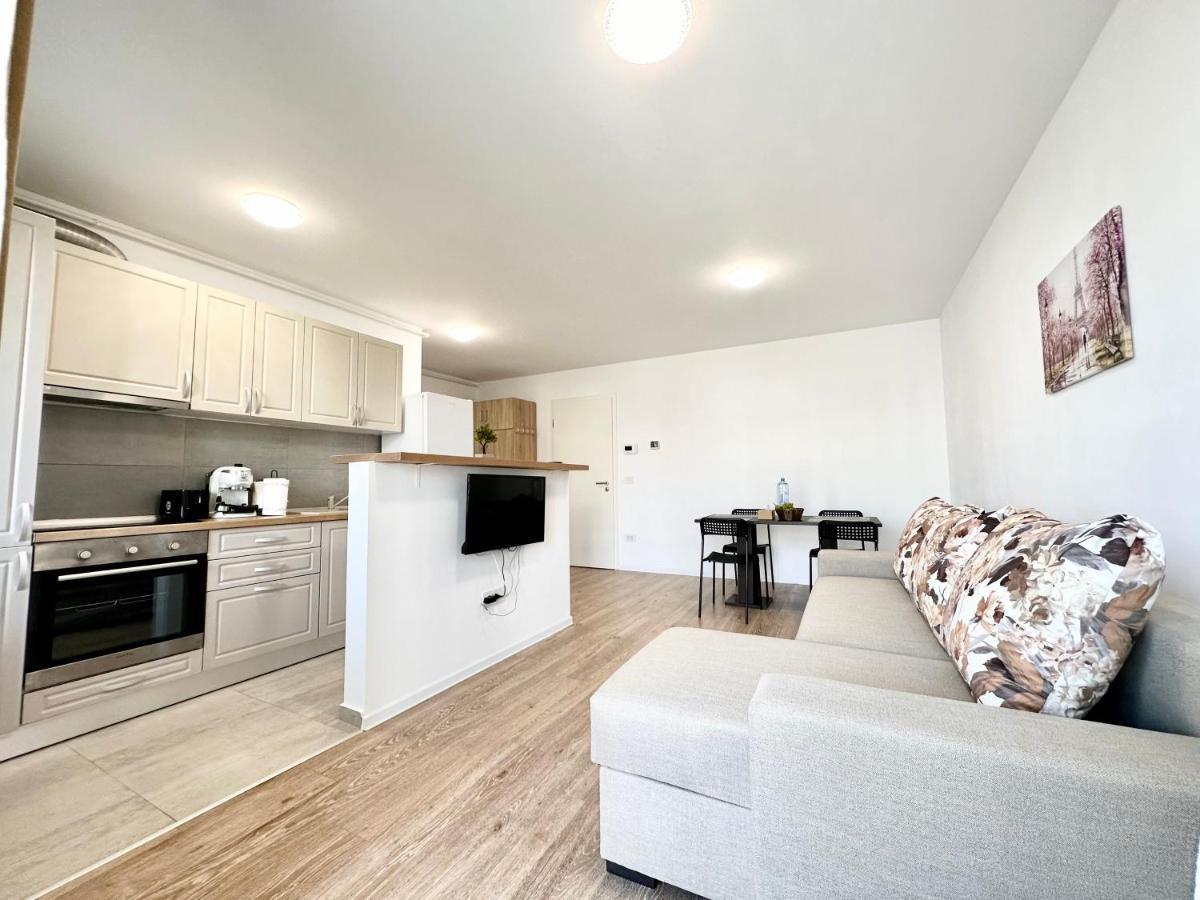 Kasper Coresi Mall - Rise Private Apartments & Suites Braşov Eksteriør bilde