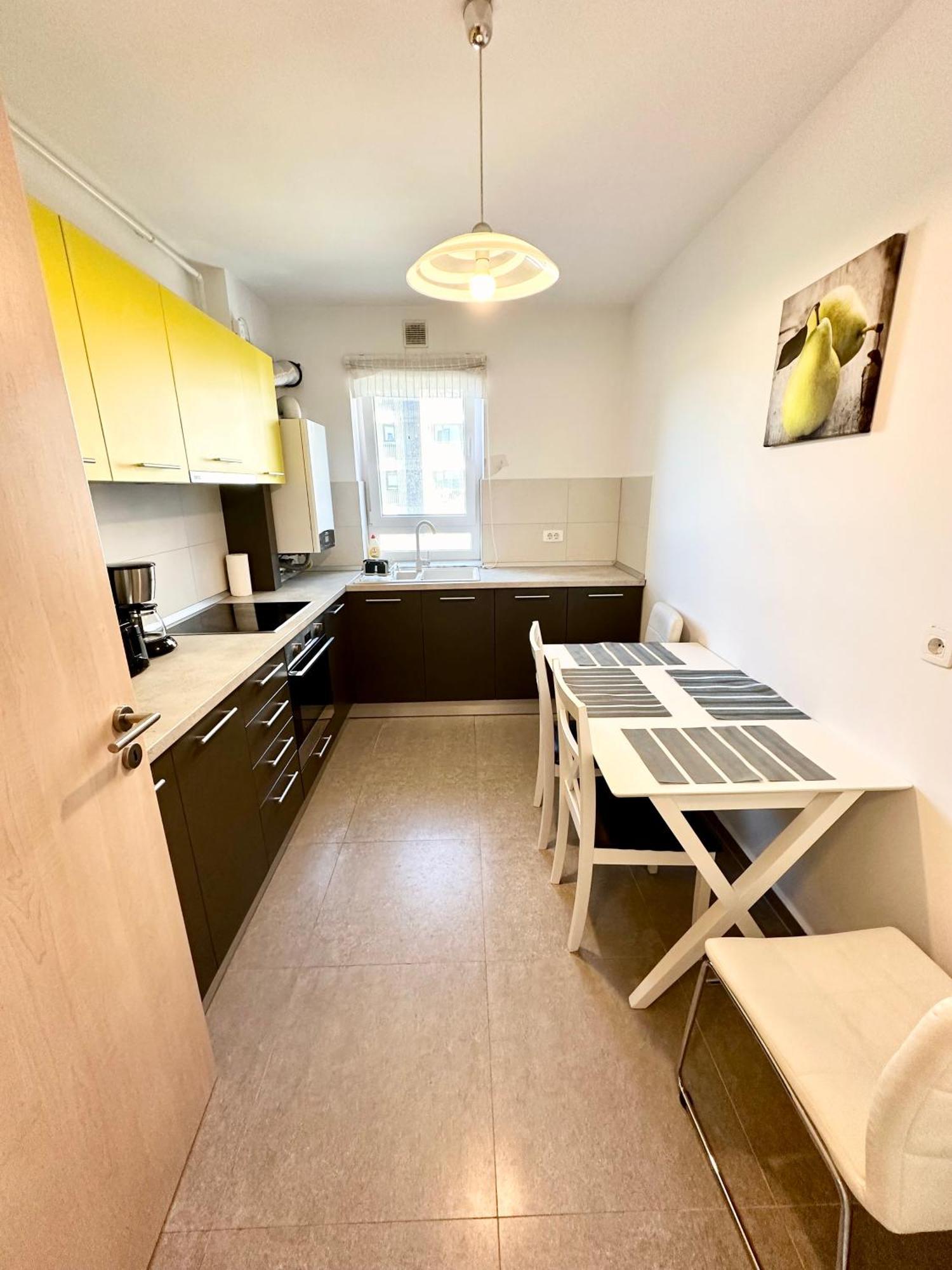 Kasper Coresi Mall - Rise Private Apartments & Suites Braşov Eksteriør bilde